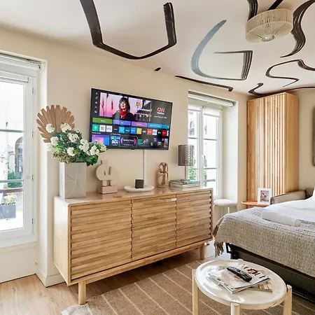 Lepic Apartment