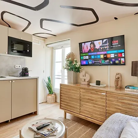 Apartment Lepic