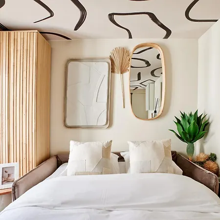 Apartment Lepic Paris